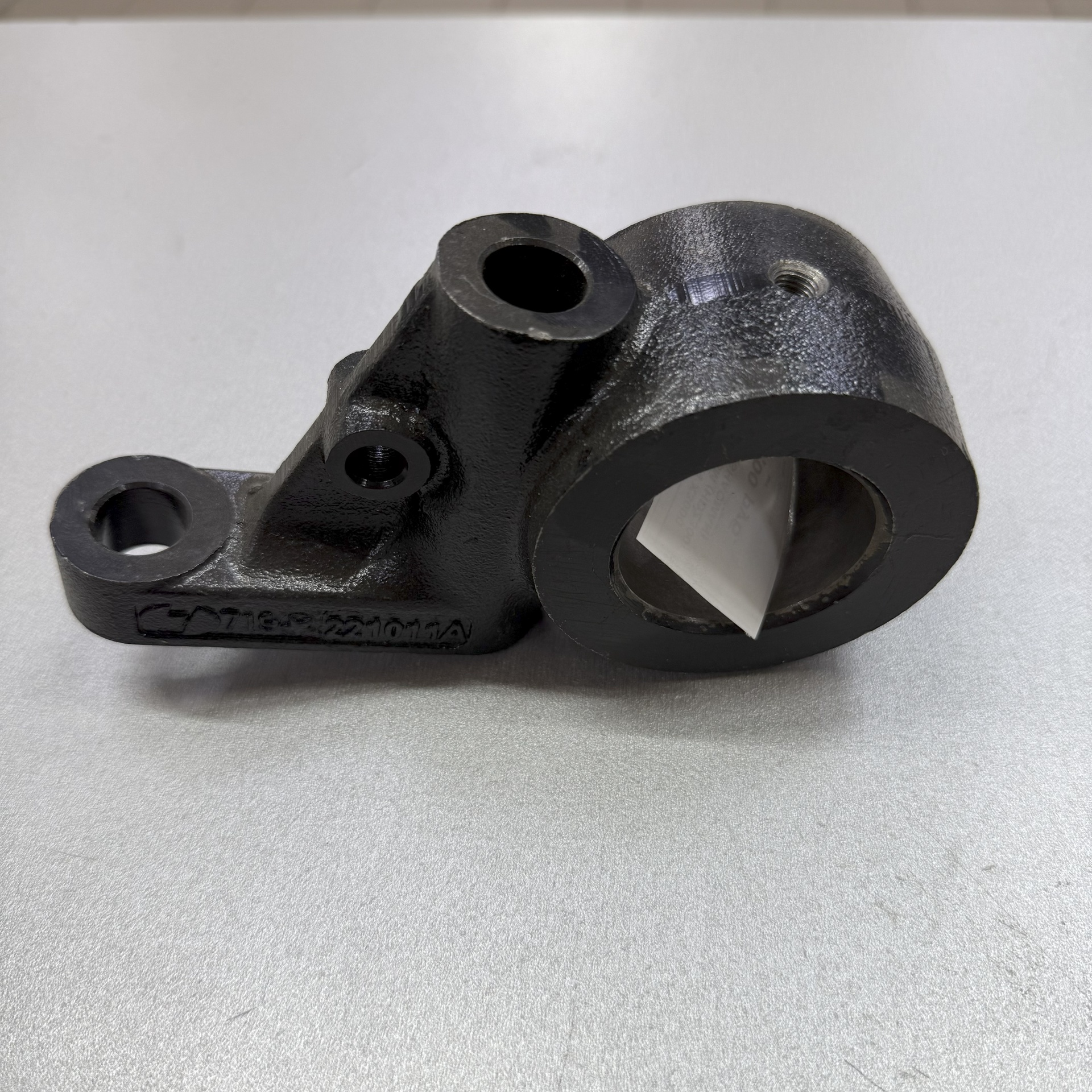 Кронштейн SHACMAN X3000 кулака разжимного ЗМ (HDZ300) DZ9112340146 (SHACMAN)